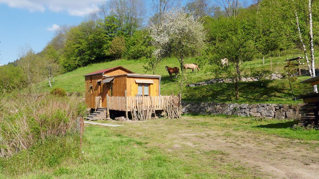 La Roulotte Du Bucheron Лапутроа Екстериор снимка